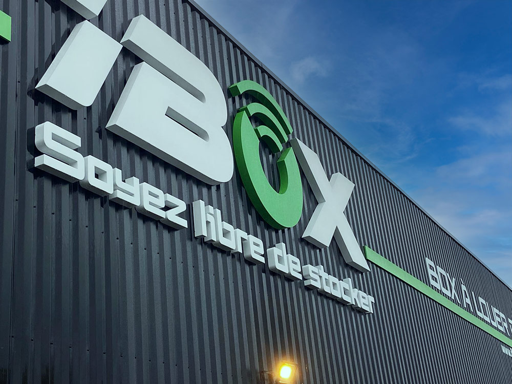 Signalétique façade iBox