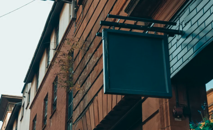 Signalétique : le trio gagnant pour une communication visuelle percutante